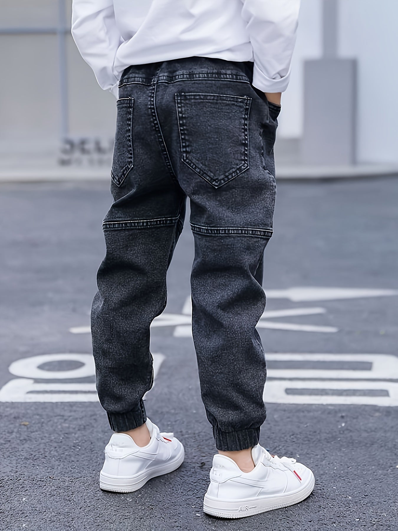 Boys' jeans with embroidered mouths