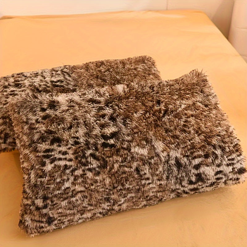 Luxurious Leopard Print Faux Fur Duvet Cover Set featuring 3 pieces, including a fluffy shaggy duvet cover and 2 pillowcases. This ultra-soft and warm set is perfect for adding a touch of elegance to your bedroom decor. (Core not included)