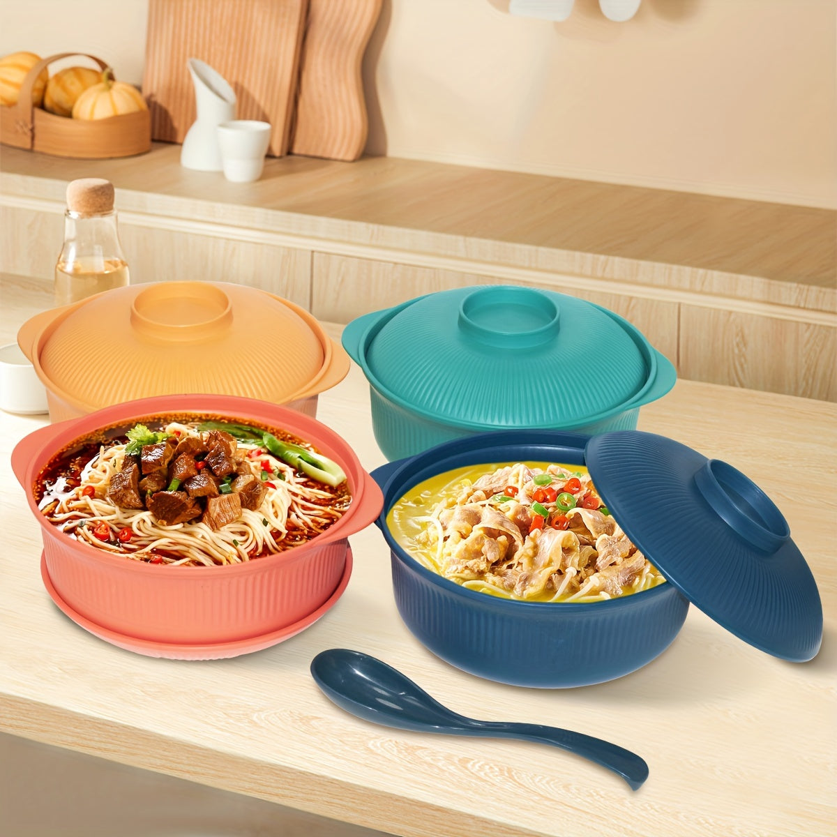 Large capacity casserole-style bowl set with lid, includes long soup spoon. Portable 1100ml/38oz bowl, ideal for Japanese and Korean-style ramen, rice, or lunch. Suitable for family restaurants and student use.