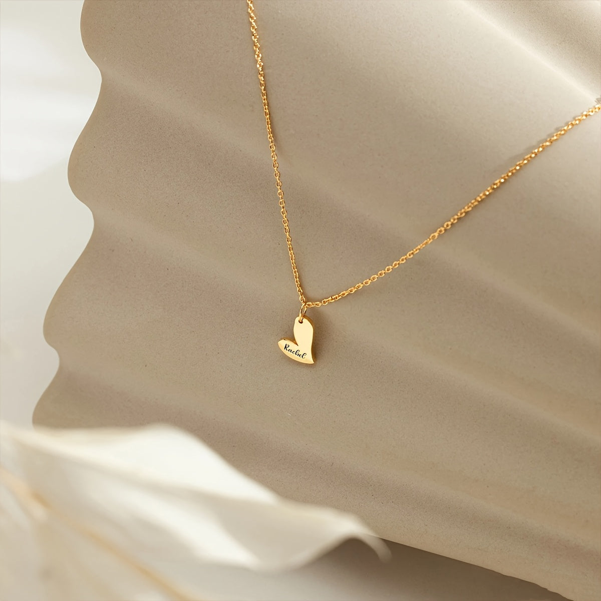 Exclusive Custom Heart Necklace with Multiple Names, Luxurious 18K Gold Plating, Chic & Elegant Design, Featuring Script and Numeric Characters, Suitable for Everyday Wear & Special Occasions, Great for Valentine's Day, Anniversaries, Mother's Day