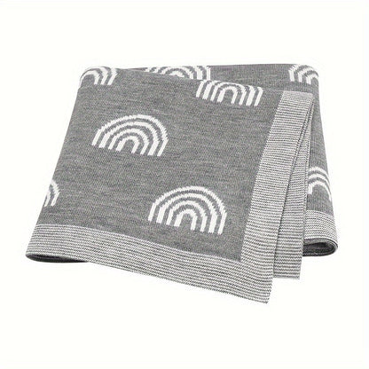 This soft and cozy rainbow jacquard knit blanket is perfect for youngsters. It can be used as a versatile stroller cover or bed air conditioning quilt. Please hand wash only. Available in sky blue, mint green, grey, and pink.