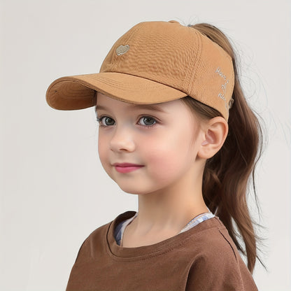 Youngsters' sun protection baseball cap made of 100% polyester with heart pattern, snap closure, and ponytail opening. Suitable for ages 5-10 for daily and casual wear in spring/summer