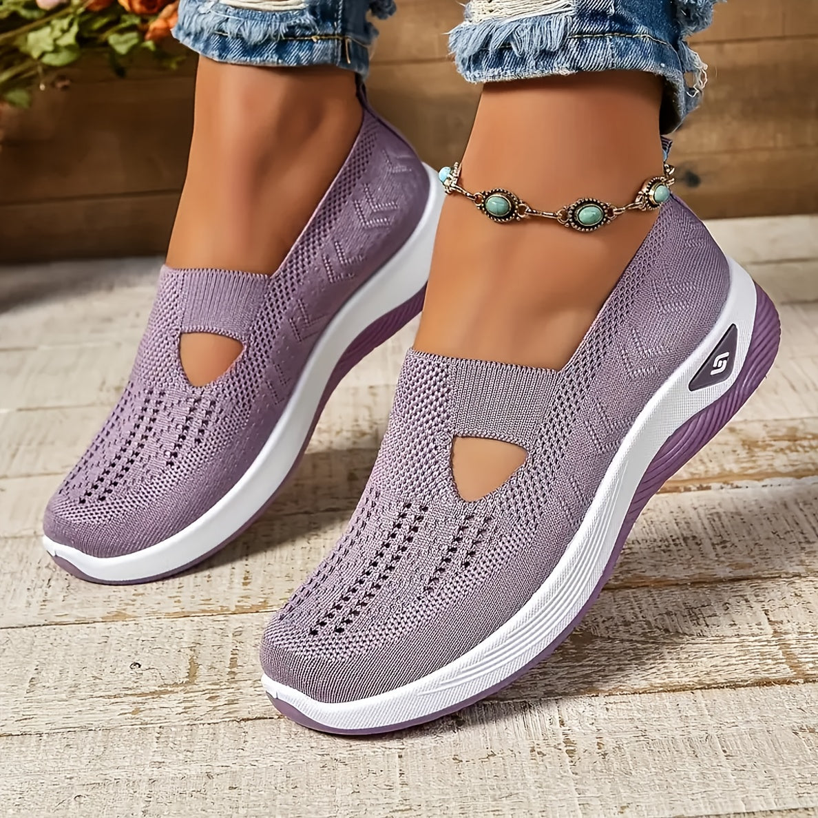 Breathable knit ballet flats for women with comfortable fabric and rubber sole.Suitable for all seasons.