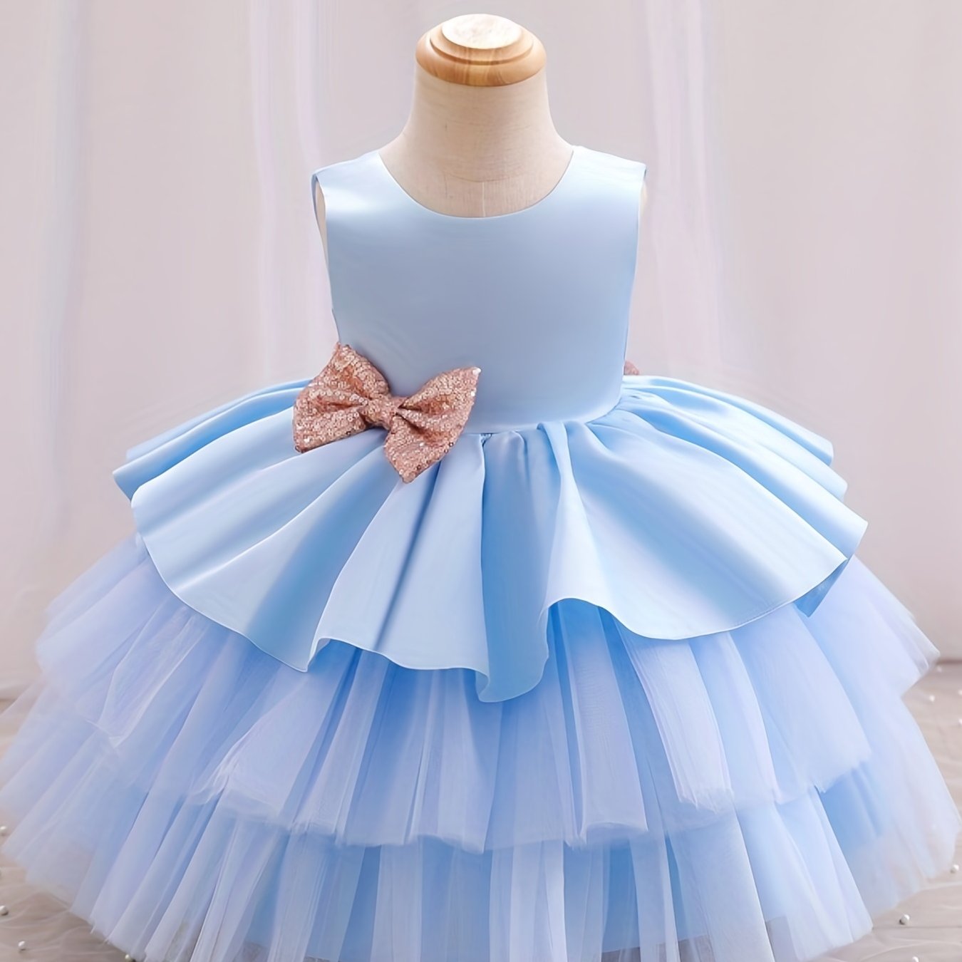 Sleeveless Princess Dress with Bow and Cut-Out Back, Perfect for Parties and Performances