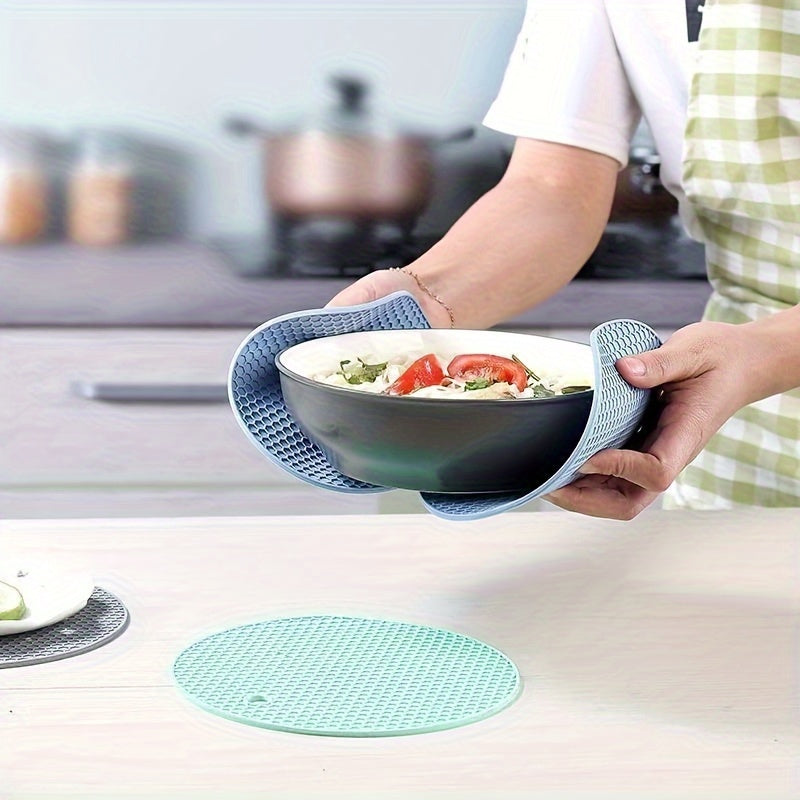 Round placemats with heat insulation, non-slip cup coasters, and pot pads for kitchen use.