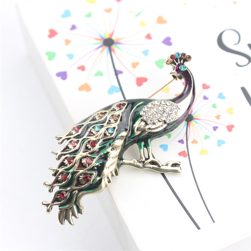 Elegant Peacock Brooch Pin with Enamel and Rhinestones, Animal Shaped Accessory, Novelty Simulation Design, Perfect for Hanfu, Cheongsam, and Special Events, Irregular and Fashionable.