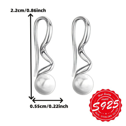 These women's wavy pearl ear hooks are crafted from S925 sterling silver and inlaid with natural pearls. They are elegant and fashionable accessories that can be worn on a daily basis for various occasions. The hypoallergenic design makes them suitable