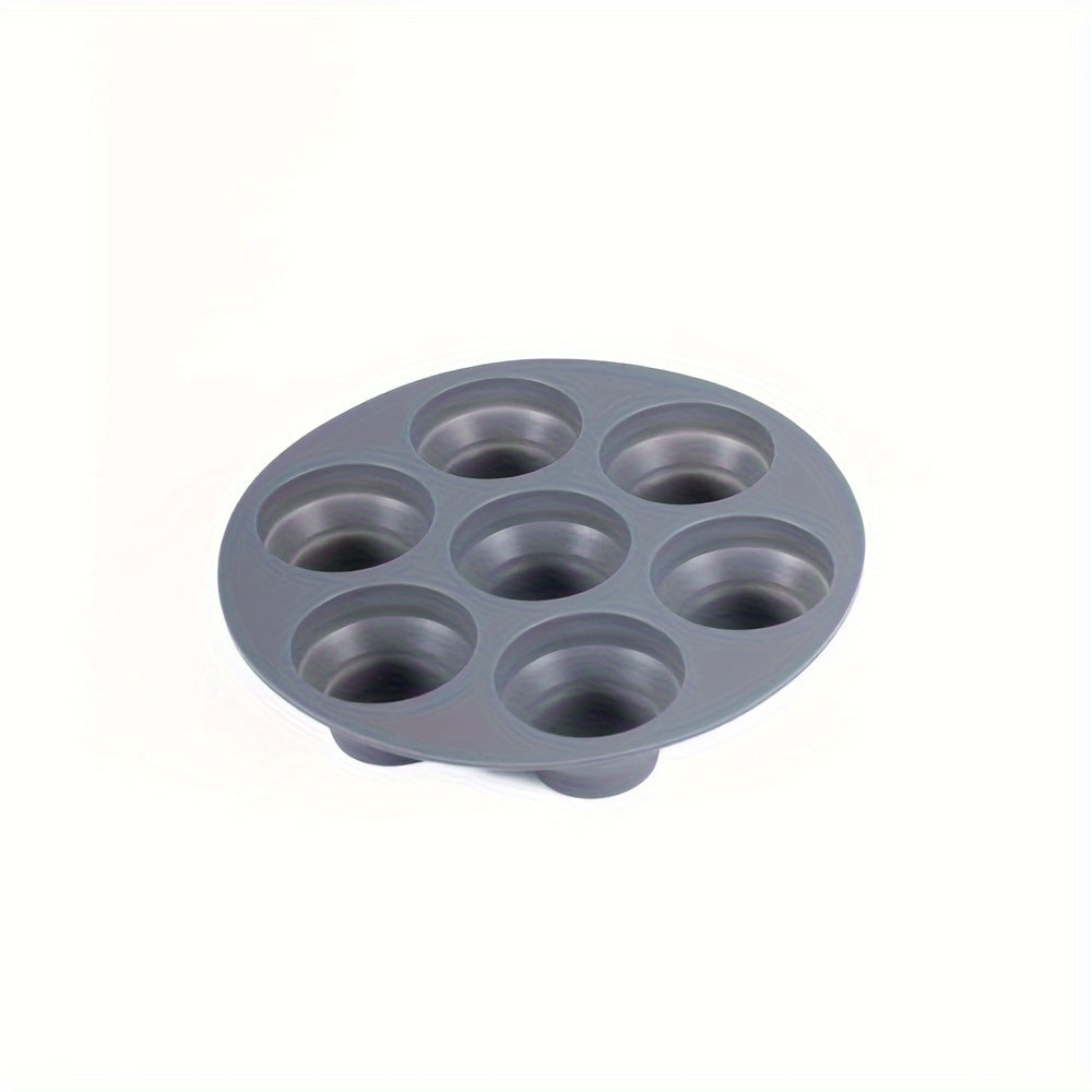 One piece of Air Fryer Cake Pan with 7 cavity silicone muffin mold, measuring 17.98cm. This mini cake baking mold is a versatile oven accessory, perfect for baking muffins and other treats. A must-have in your kitchen gadgets and accessories collection.