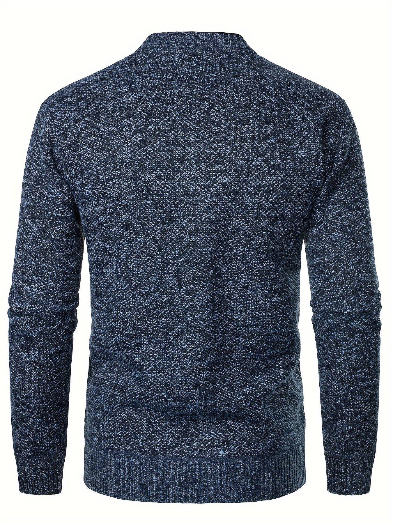 Classic and comfortable men's plus-size cardigan, ideal for layering in autumn and winter.