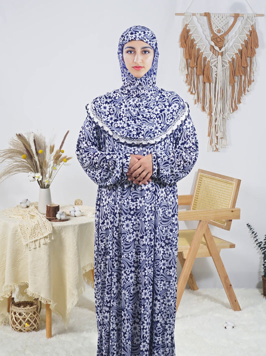 Women's long floral print robe, loose-fit and comfortable, made of polyester with elastane, machine washable, perfect for Ramadan.