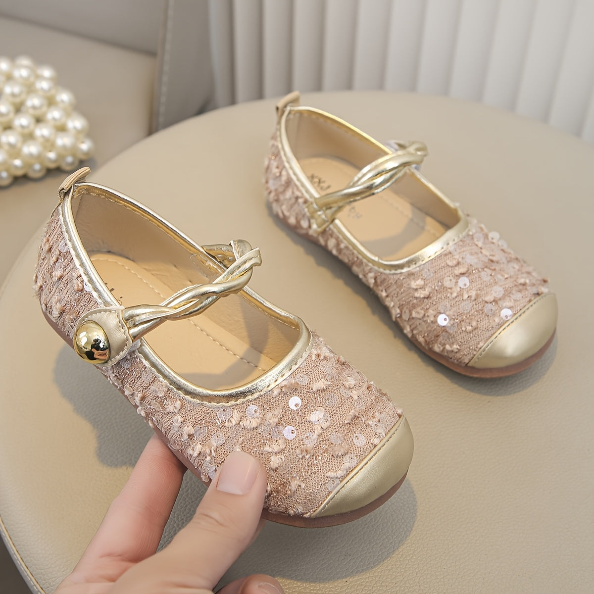 2024 Spring/Summer French Sequin Princess Flats for Children - Korean Style Mary Jane Shoes with Soft PU Sole. Adjustable strap closure for ages 14 & under.