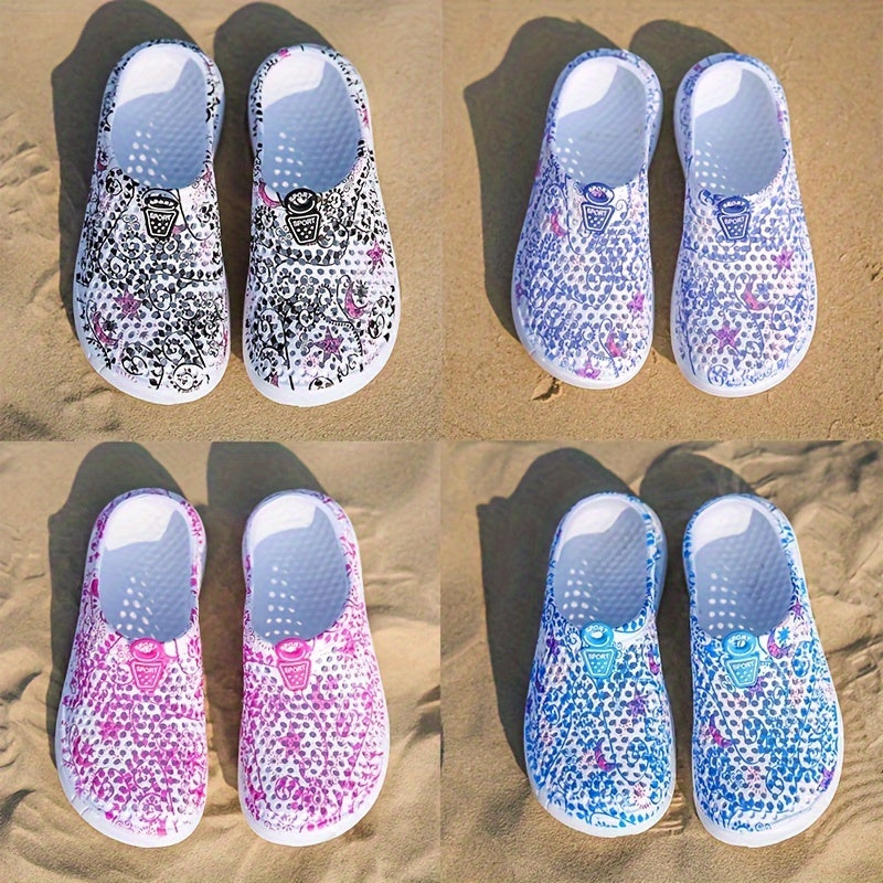 Casual slip-on clogs with non-slip sole, featuring starry sky and floral print. Ideal for couples, breathable and comfortable for outdoor use.