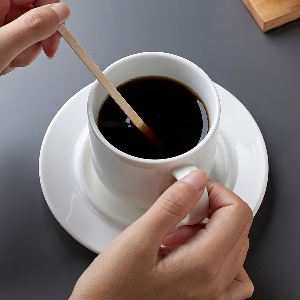 Pack of 100 Wooden Coffee Stirrers - Features Long Handles for Hot Beverage Mixing - Ideal for Combining Honey & Milk Powder - Great Addition to Your Christmas Kitchen & Dining Collection