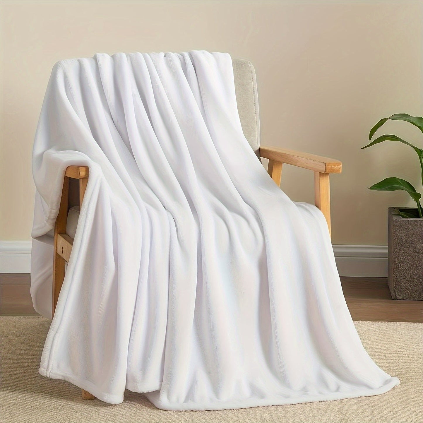 Luxurious Reversible Polyester Fleece Throw Blanket - Ultra Soft, No Shedding, No Pilling, All-Season Cozy Comfort for Bed, Couch, or Sofa - Chic and Elegant Glam Design, Perfect for any Décor.