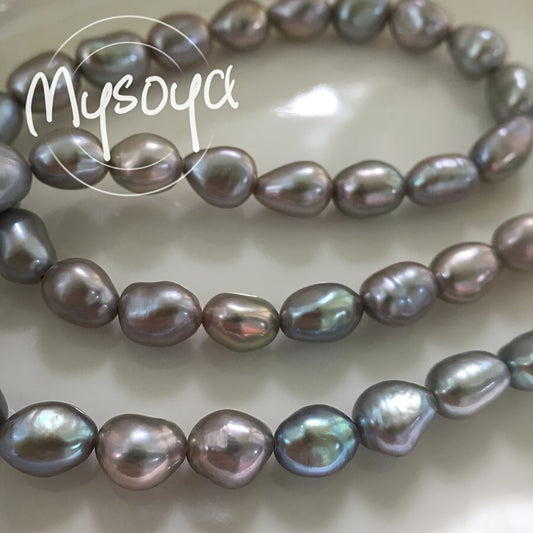 Handcrafted with care, the MYSOYA 100% Handmade Natural Gray Freshwater Baroque Pearl Long Necklace features pearls measuring 7-8mm in size. It comes packaged in a gift box and is suitable for both men and women. This versatile piece is ideal for