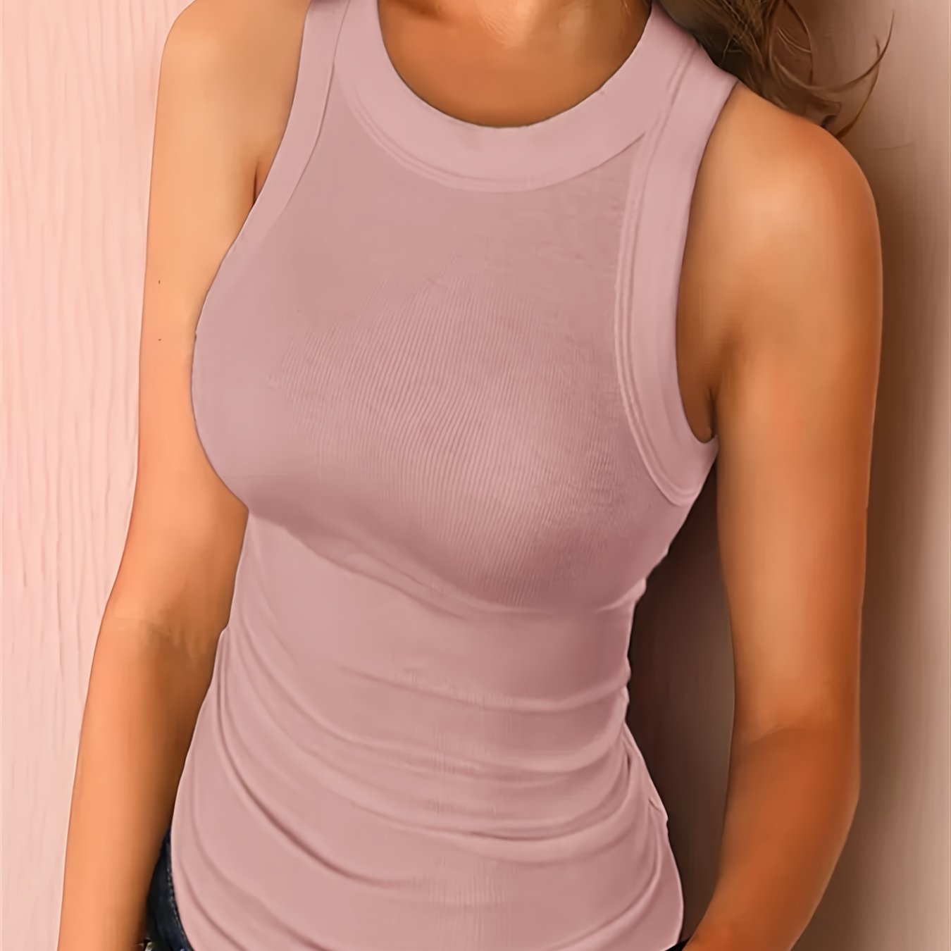 Thread Women's seamless tank top is a versatile slim-fit top for all seasons, featuring a colorful round neck and wide shoulder straps that can be worn alone or layered under other tops.