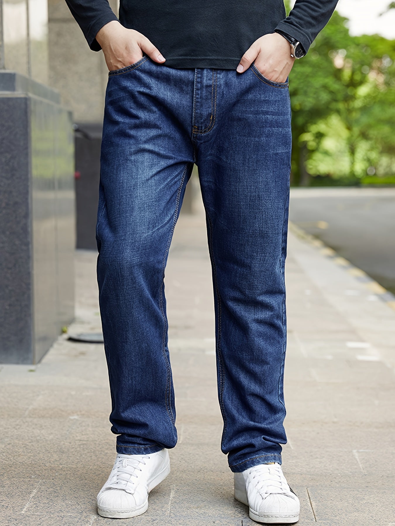 Men's elastic straight-cut jeans in large sizes, suitable for both casual and business wear.