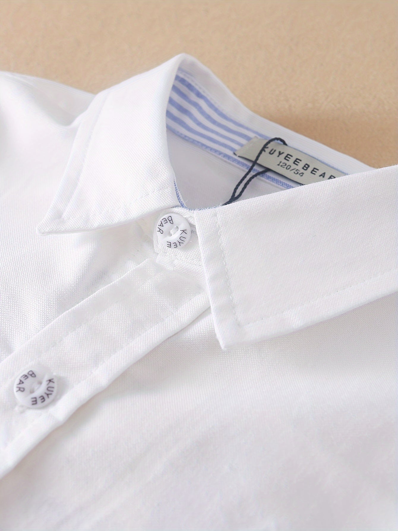 Trendy white shirt for boys in thin pure long-sleeved style for spring and autumn.