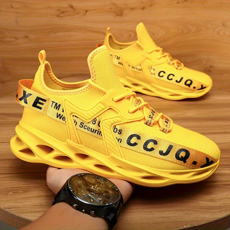 Men's trendy blade sneakers for outdoor activities, with non-slip and shock absorption features.