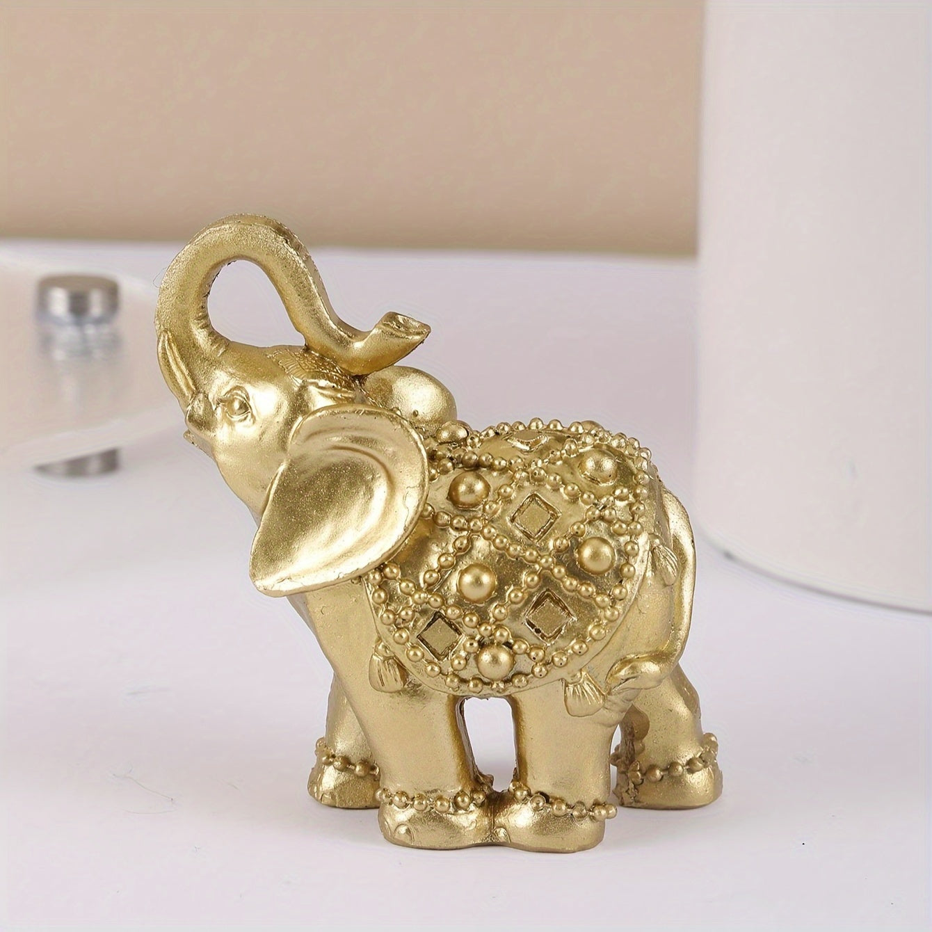 Small elephant craft ornament with European style.