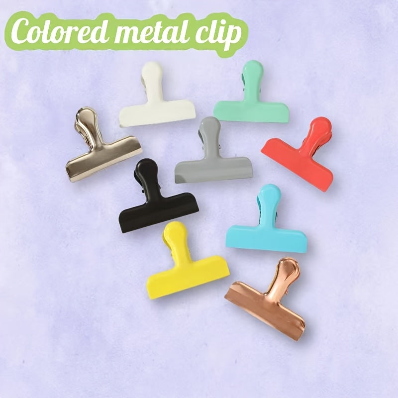 7.7cm Food Bag Sealer Clip in Gold, also suitable as a Document Holder Clip. This multipurpose clip is perfect for sealing bags, organizing papers, and daily household and office tasks. Explore our range of gold products for everyday life.