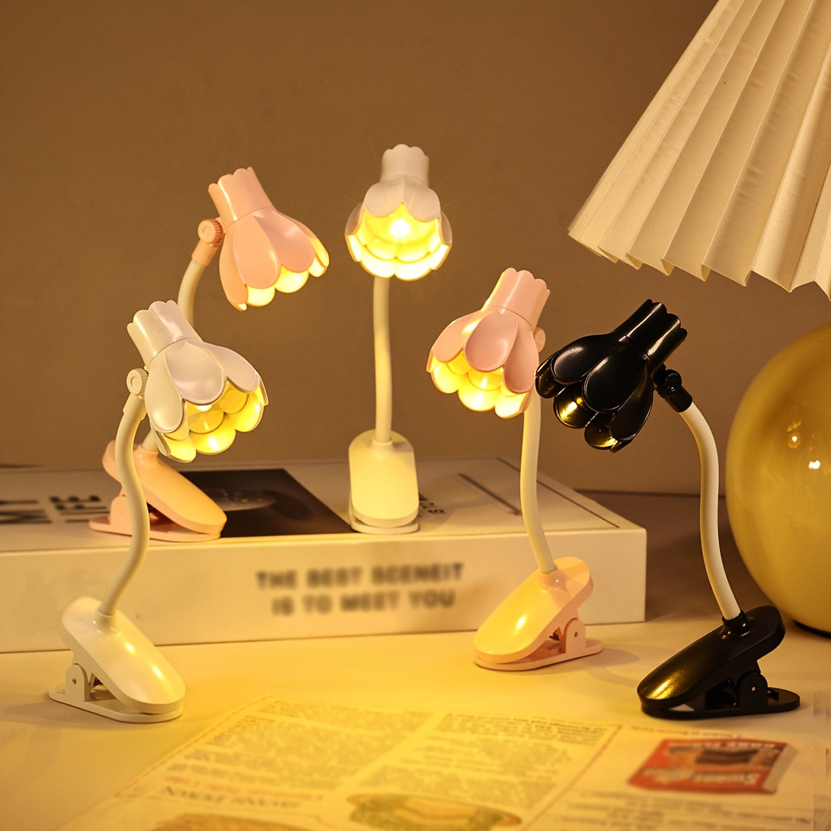 Single Petal Clip Table Lamp: Ideal for bedrooms, reading, and gift-giving. Can be used as a night light, home decor, or desk ornament. Portable with spare batteries included.