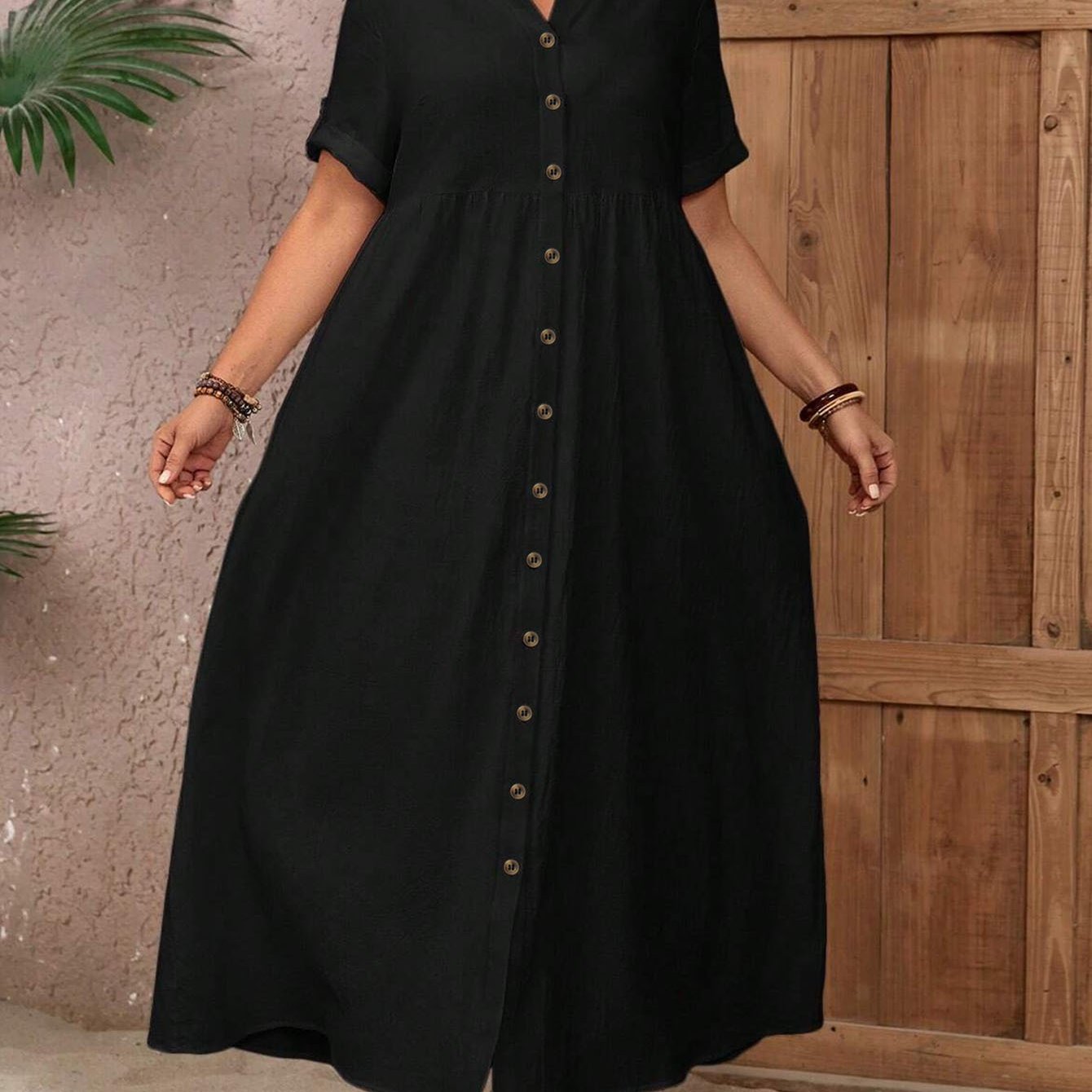 100% polyester plus-size button dress with pockets, crew neck, short sleeves, for spring/summer/fall. Non-stretch woven fabric, 160g/m².