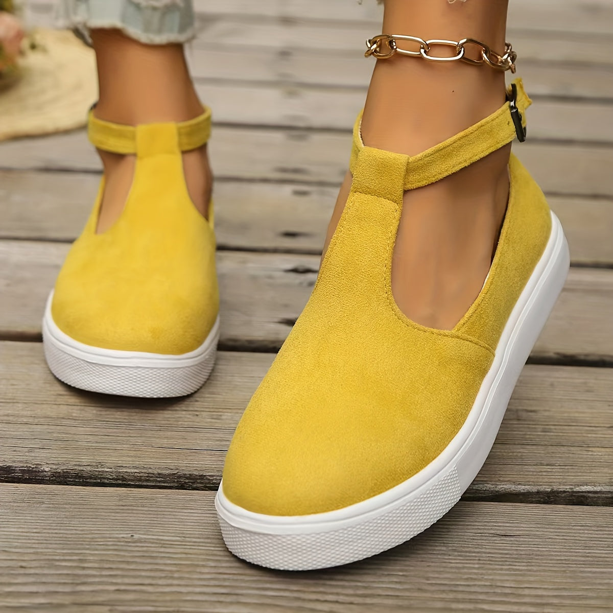 Women's round head loafers with thick sole, breathable, comfortable and trendy lazy shoes.