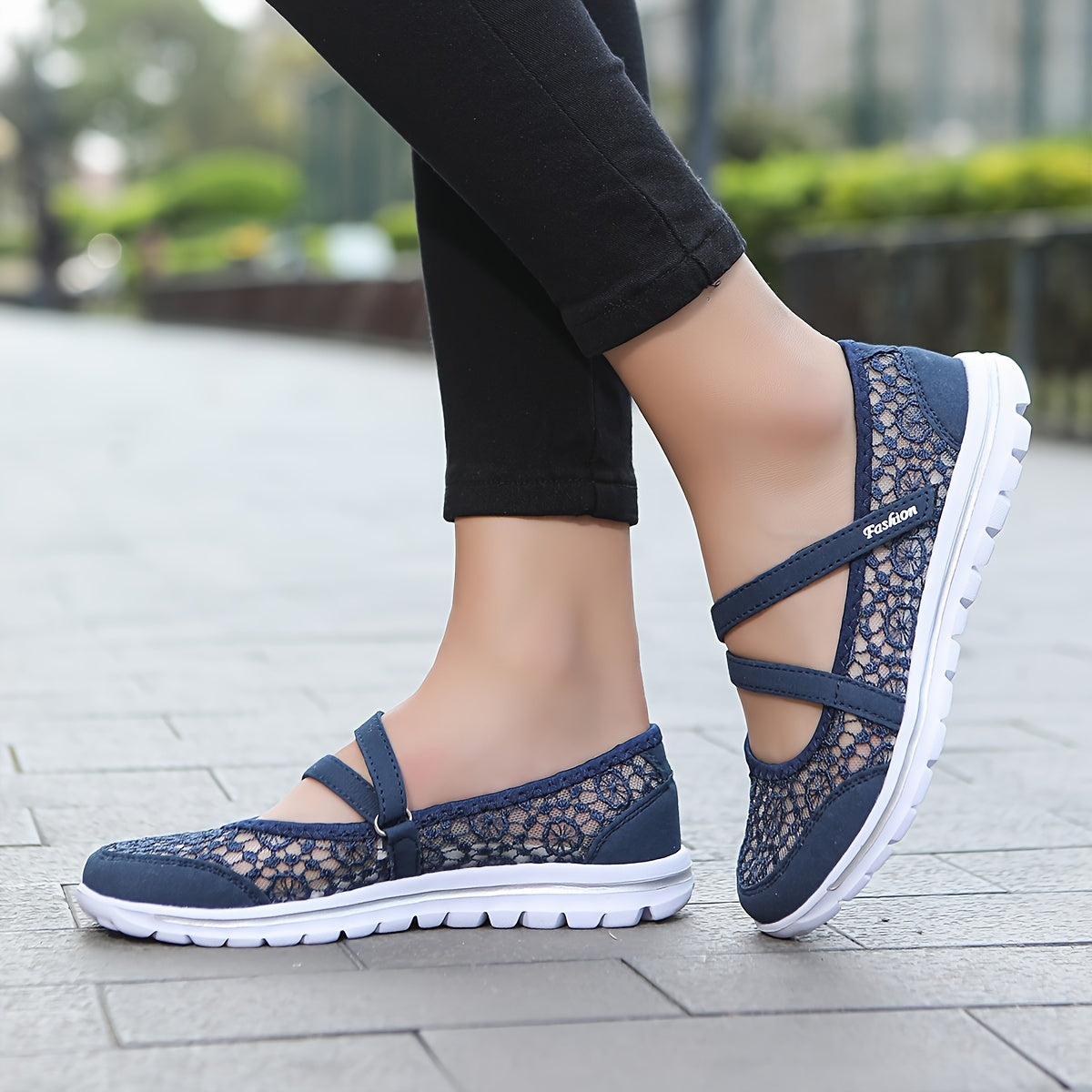 Breathable mesh flat shoes for women, perfect for daily wear.