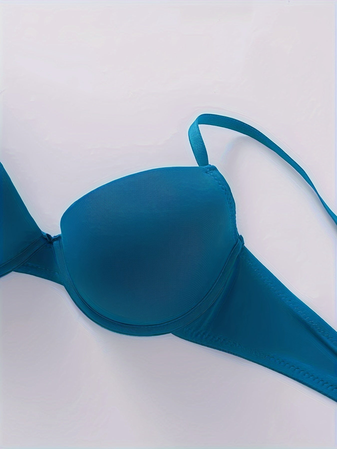 5 seamless underwire bras that are comfortable and sexy, perfect for women's lingerie and underwear.