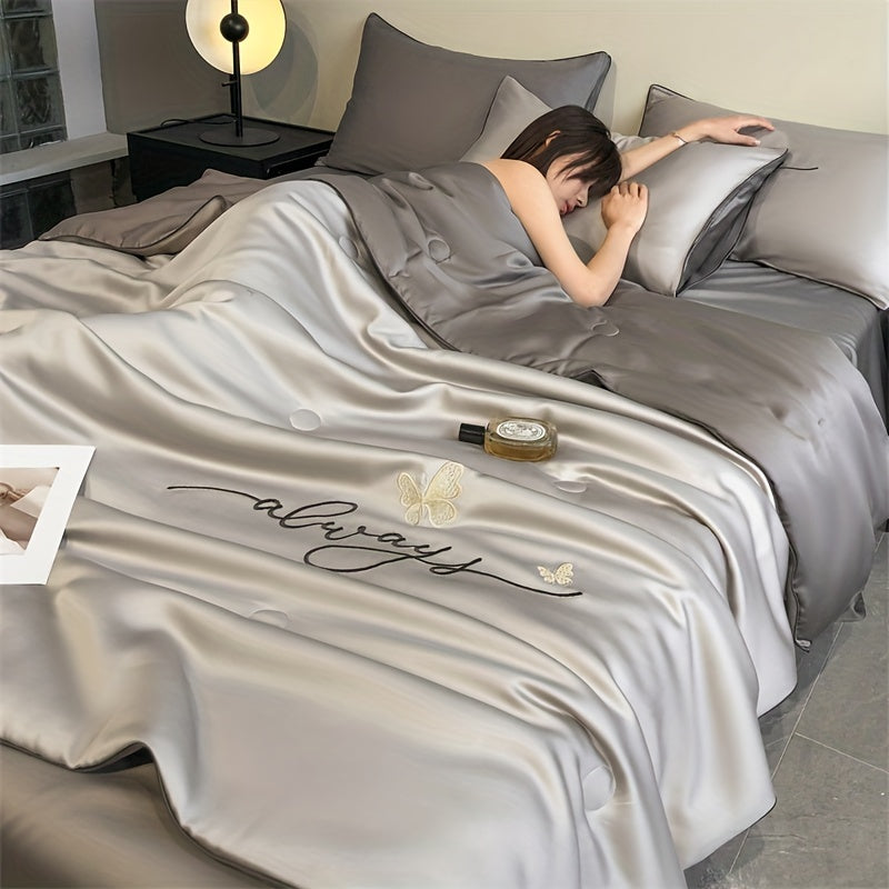 Super soft summer cooling quilt, made of luxurious material with embroidery. Lightweight and suitable for all four seasons. Skin-friendly, breathable, durable, and machine washable. Perfect