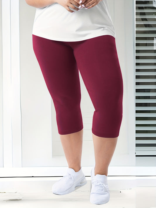 High-waist capri leggings for women in plus sizes, made from stretchy, non-see-through fabric with pockets. Ideal for spring and summer.