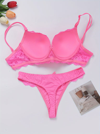 Stylish lace bra and panties set for women