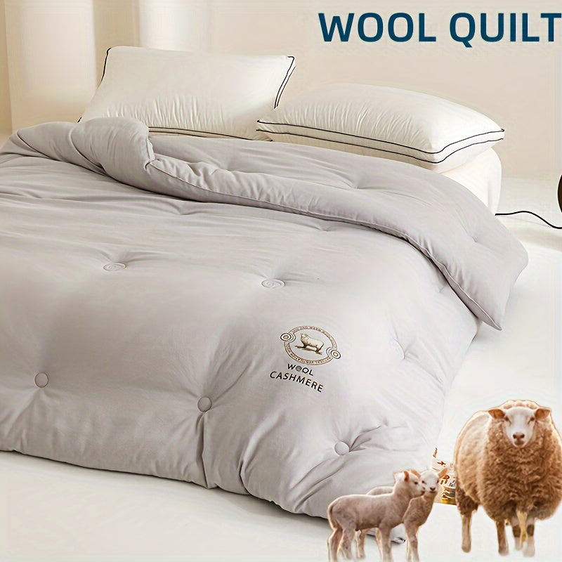 Luxurious Australian quilt offers all-season softness with envelope stitching. Made from polyester fabric. Perfect for bedroom or guest room. Dry clean only. Bedroom comfort with stylish