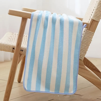 A modern, hard-wearing striped cotton towel perfect for gym, beach, travel or outdoor use, made of 100% cotton with quick-dry, ultra-soft and absorbent features. It is fade resistant and made of knit fabric, weighing 4gsm and in an oblong shape.