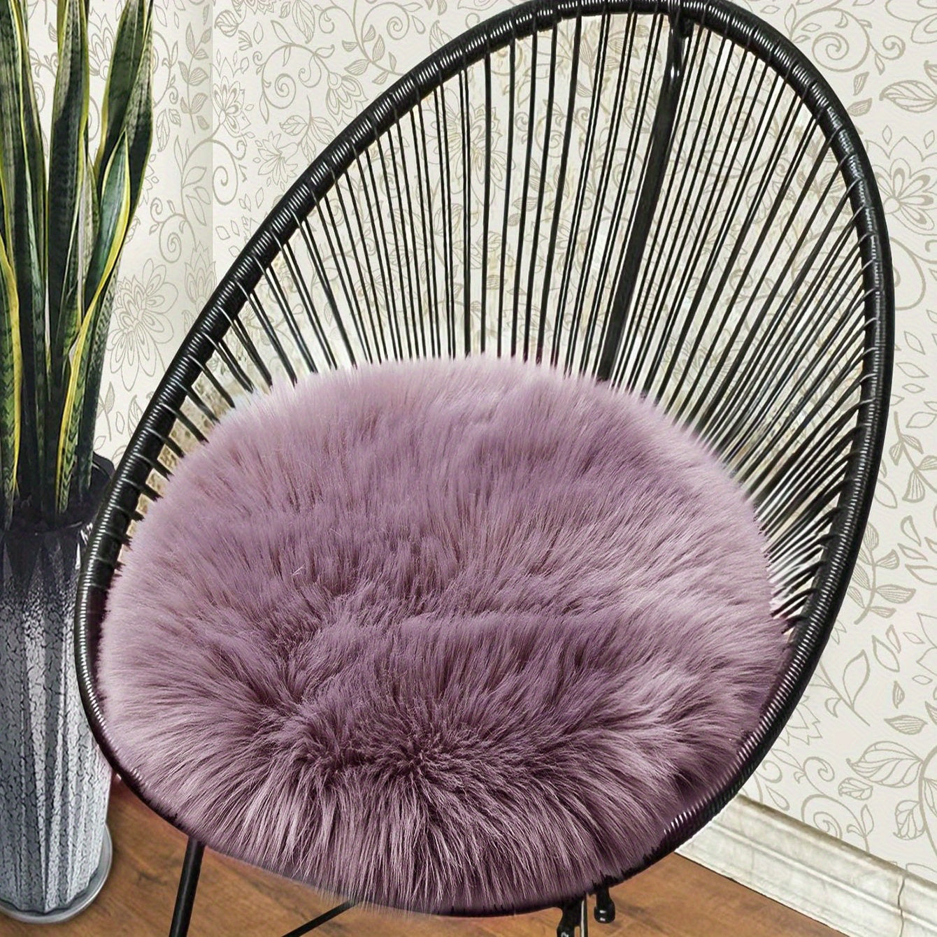 Soft and cozy faux fur chair cover, ideal for adding a touch of luxury to your living room or bedroom décor.