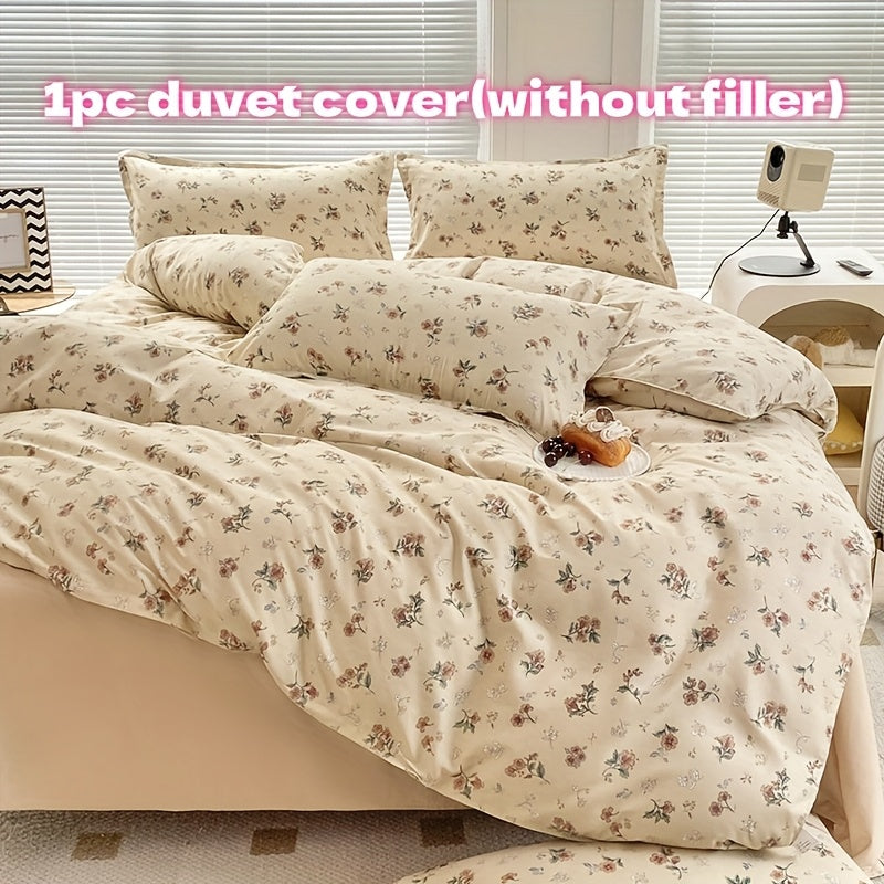 Polyester tropical floral duvet cover with hypoallergenic, breathable, machine washable properties. Features zipper closure and woven construction for all-season comfort in the bedroom.