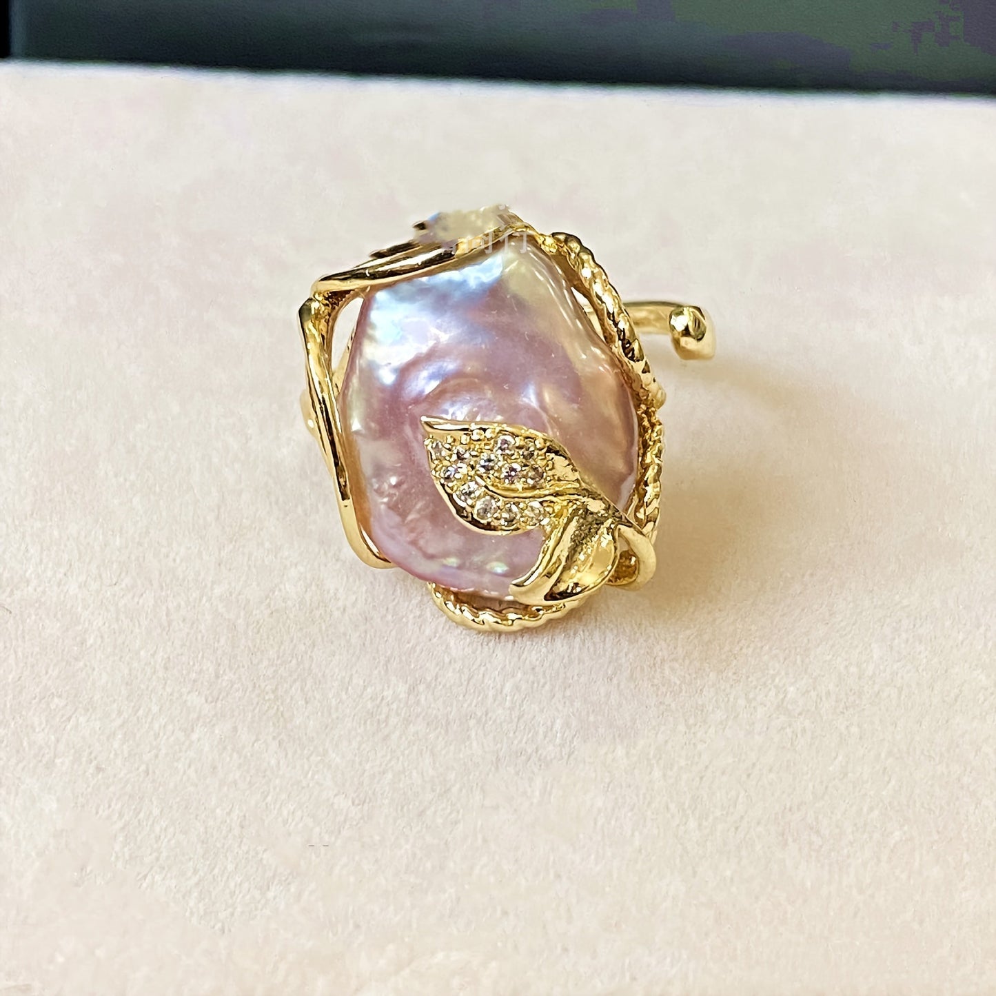 Opulent Handcrafted Freshwater Pearl Ring in 14K Gold Plating - Exuding Baroque Elegance, Ideal for Engagements and Special Celebrations.