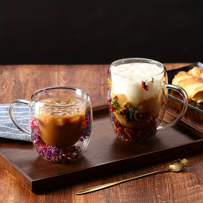 Glass coffee cup with dried flower inside, double-walled espresso cup with heat insulation and quicksand effect, suitable for both hot and cold drinks. Perfect birthday gift.