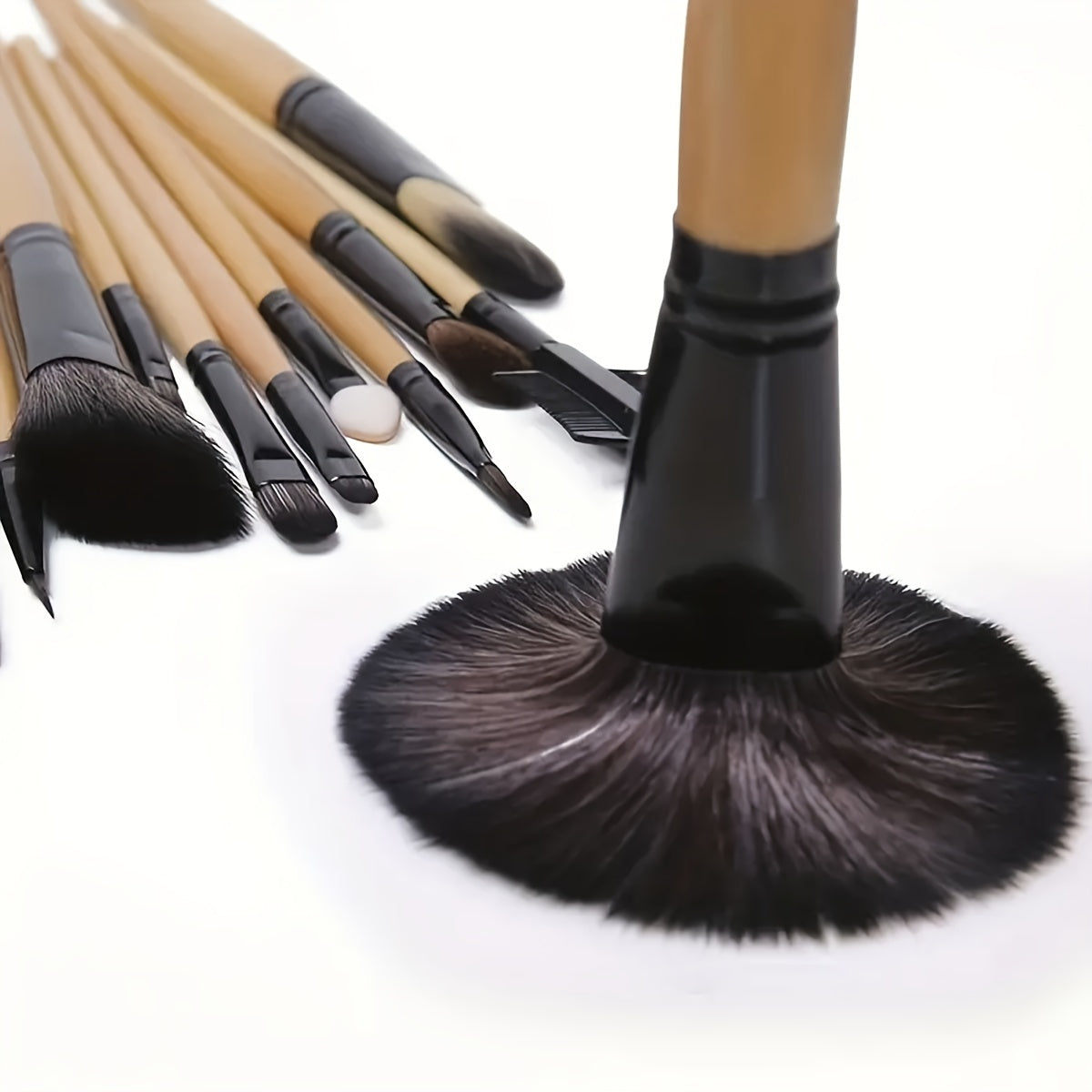 24-piece makeup brush set with oval brushes made of polyester bristles and ABS handles, suitable for normal skin. Versatile tools for applying foundation, eyeshadow, and contouring, perfect