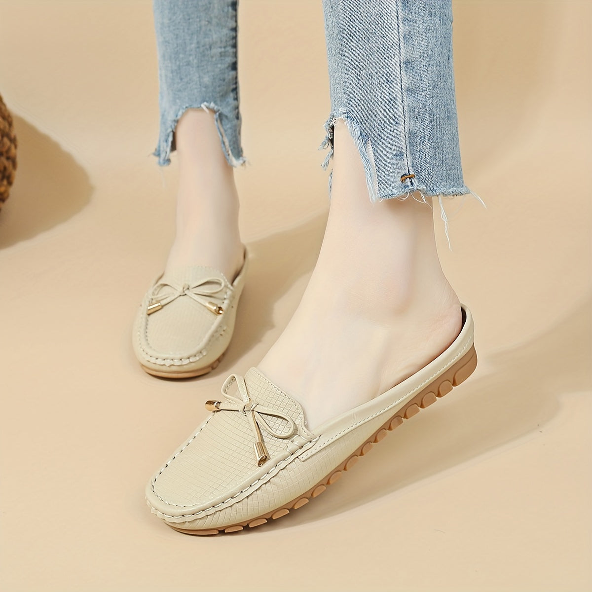 Spring and summer headless half-slippers for women, featuring a hand-sewn bow and slip-on design.