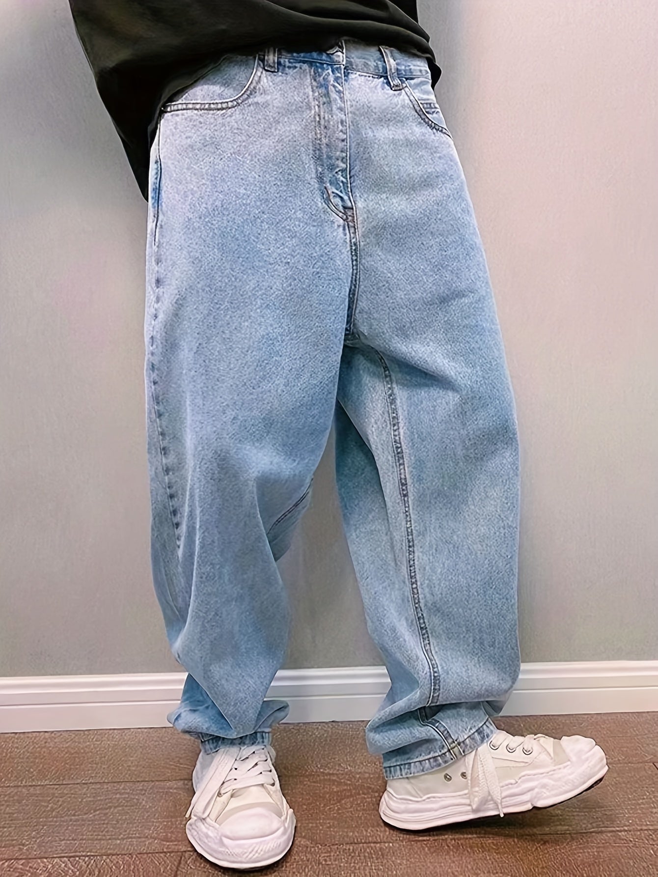 Spring and Summer 2024 Men's Light Blue Washed Denim Pants, Loose-Fitting Casual Street Style Jeans.