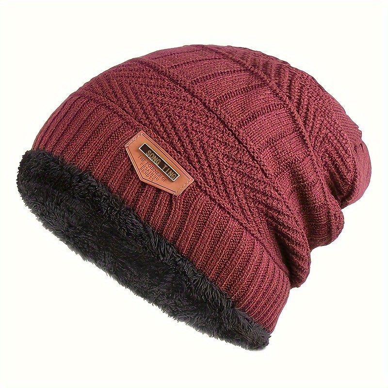 Stay warm with this stylish 1pc Plus Velvet Men's Beanie Hat, featuring thickened ear protection for outdoor cycling in the autumn and winter months. Perfect for gift-giving, this knitted hat is an ideal choice and is suitable for all, especially those