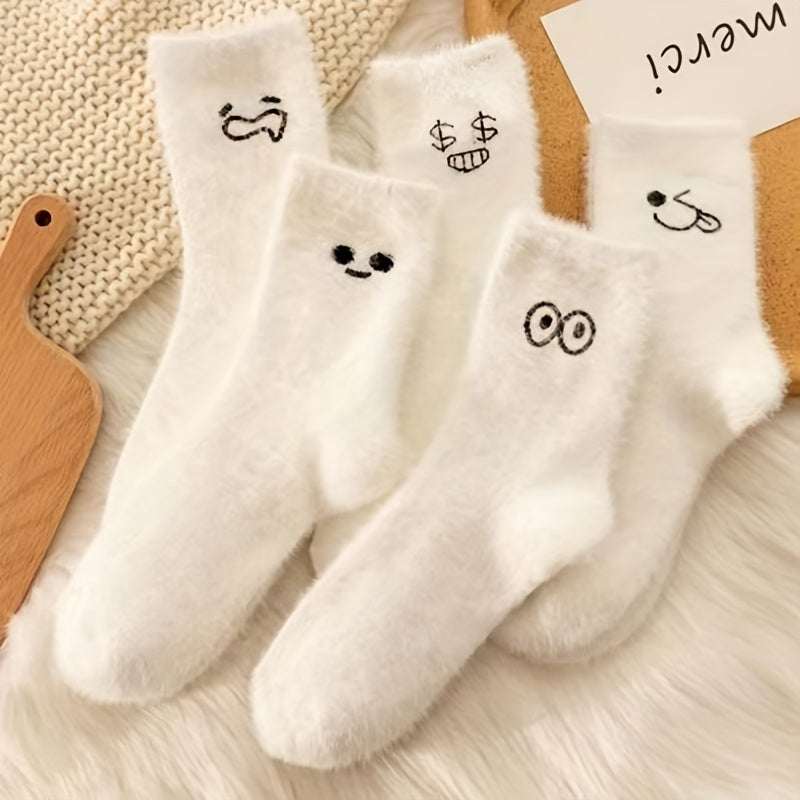 3 out of 5 pairs of women's plush mid-tube socks for autumn and winter, cold-resistant and trendy.