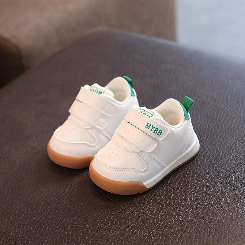 Casual, non-slip infant and toddler shoes for boys and girls in spring and autumn.