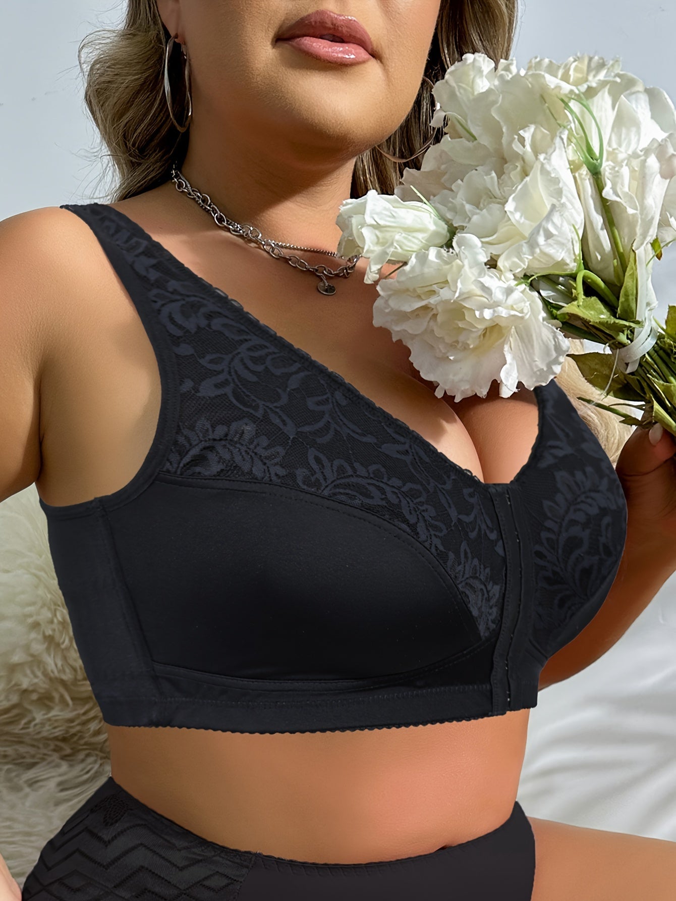 Women's Plus Size Elegant Floral Bralette with Front Closure