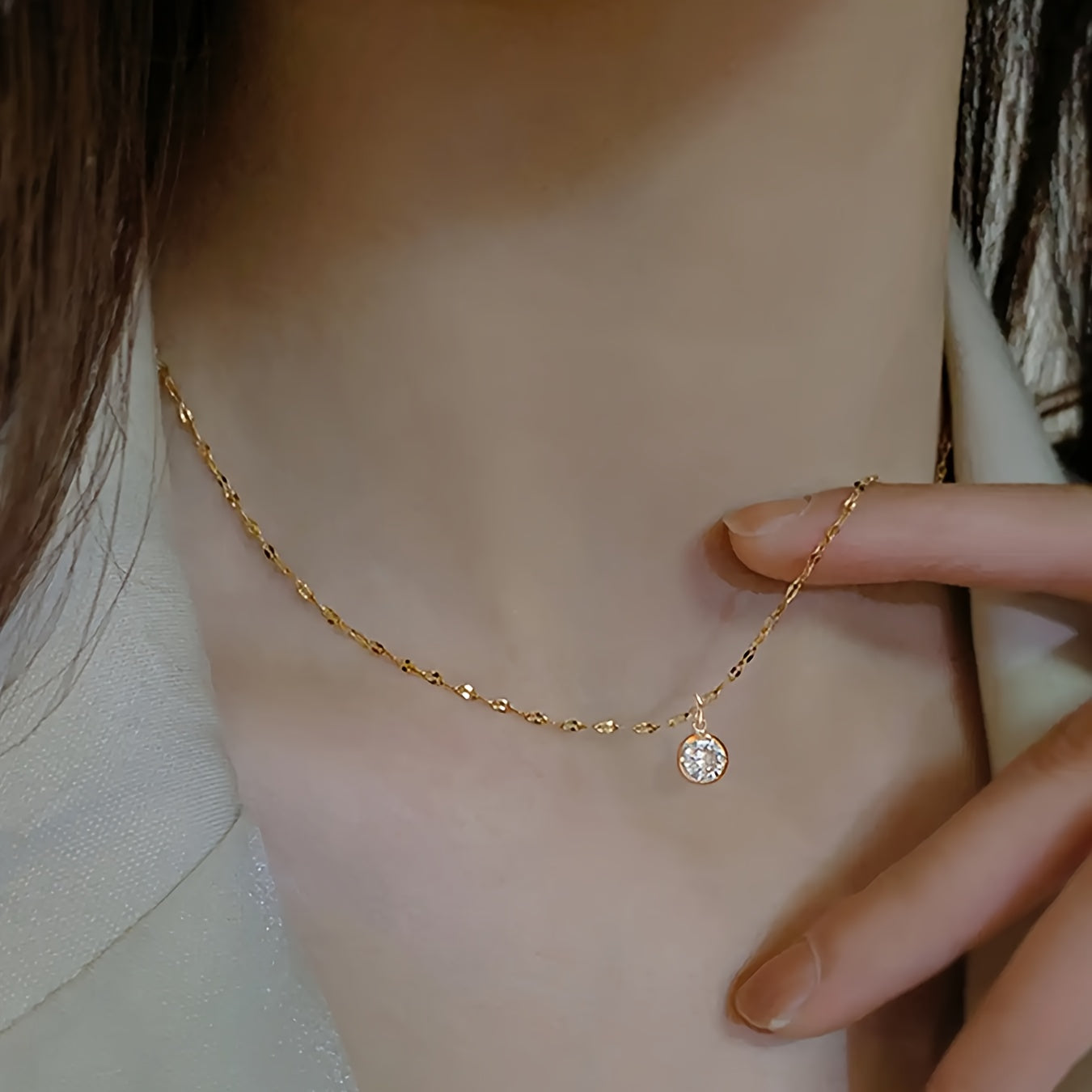 Nooxian Элегантное и Сексуальное Кулонное Ожерелье из Позолоченной 18K Цирконии, Ювелирные Изделия из Нержавеющей Стали, Идеально Подходящее для Повседневной Носки и Особых Событий