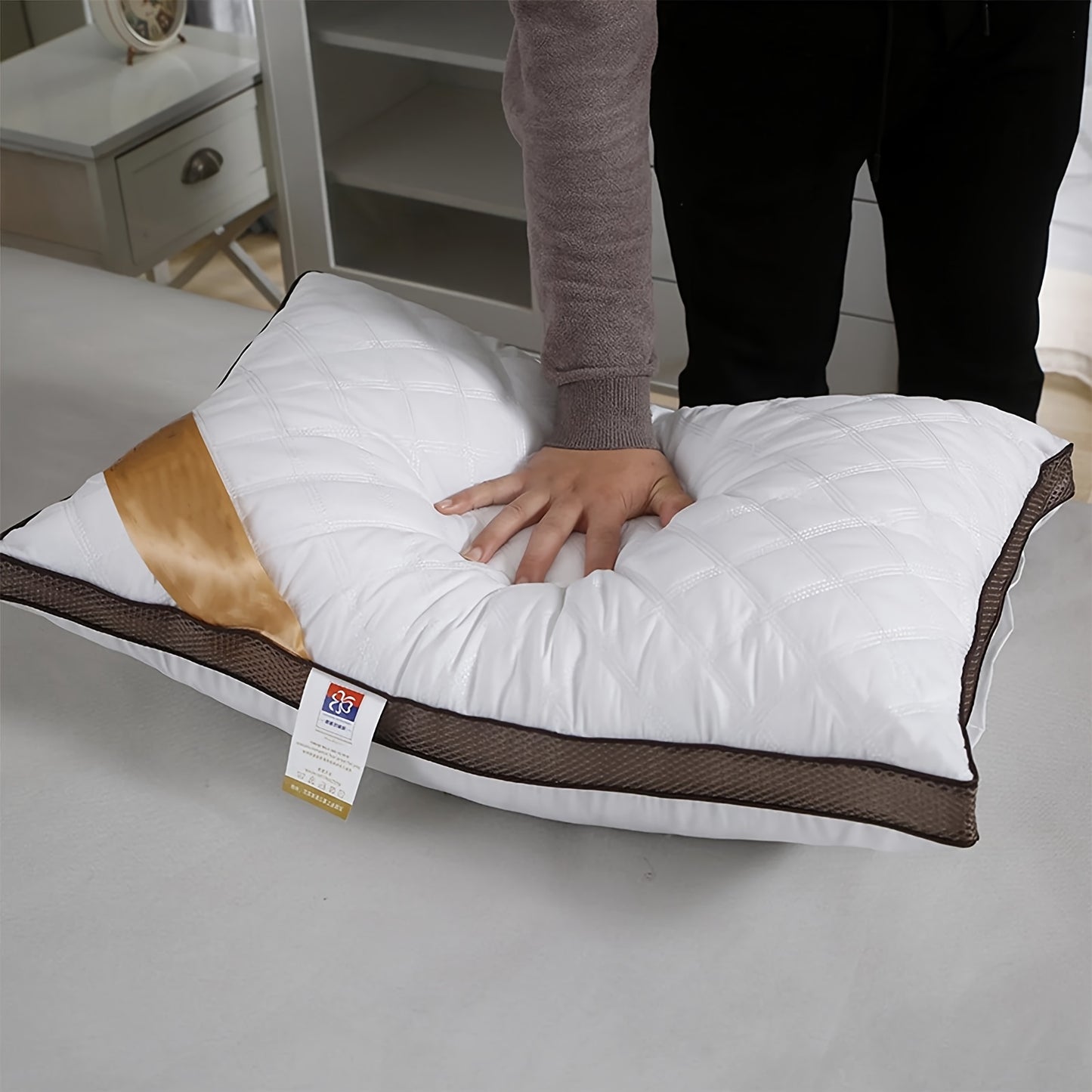 Top choice 5-star hotel pillow for home and dormitory use, suitable for RV bedding, providing neck and spine protection.