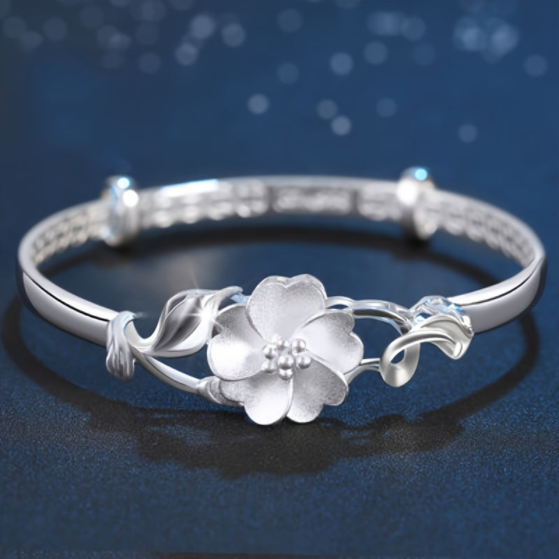 Adjustable Bracelet made of S999 Sterling Silver featuring a Fashionable Flower Shape, giving off an Elegant Retro Style. Perfect for gifting to Lovers, Mothers, Daughters for Birthdays or Christmas.