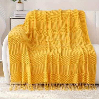 Textured throw blanket made with soft, solid knitted fabric, perfect for decorating your sofa or couch. Measures 127.0cm x 152.4cm.